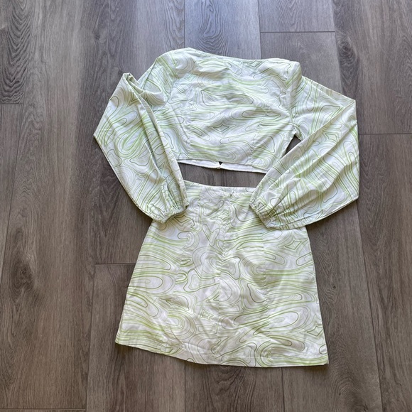charlie holiday pricilla green abstrac wave cut out crop top + mini skirt set - Picture 7 of 8